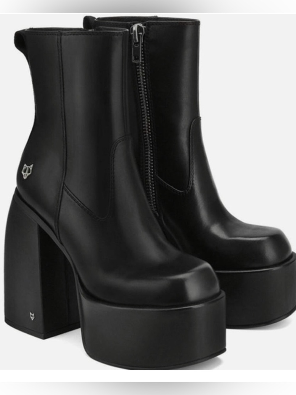 Naked Wolfe jailbreaker boots